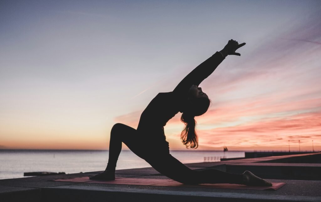 Back Pain, Neck Pain and Sciatica Treatment in Gulshan: When Should You See a Physiotherapist?