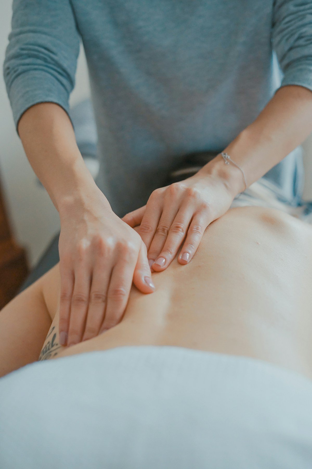 Guided therapeutic movement in a rehabilitation setting